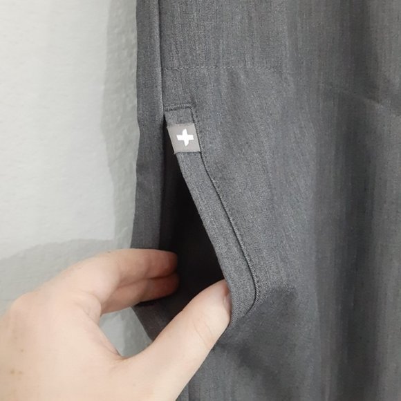 Figs Rafaela Oversized Scrub Top Graphite Gray Womens XS Mandarin Collar - Picture 4 of 12